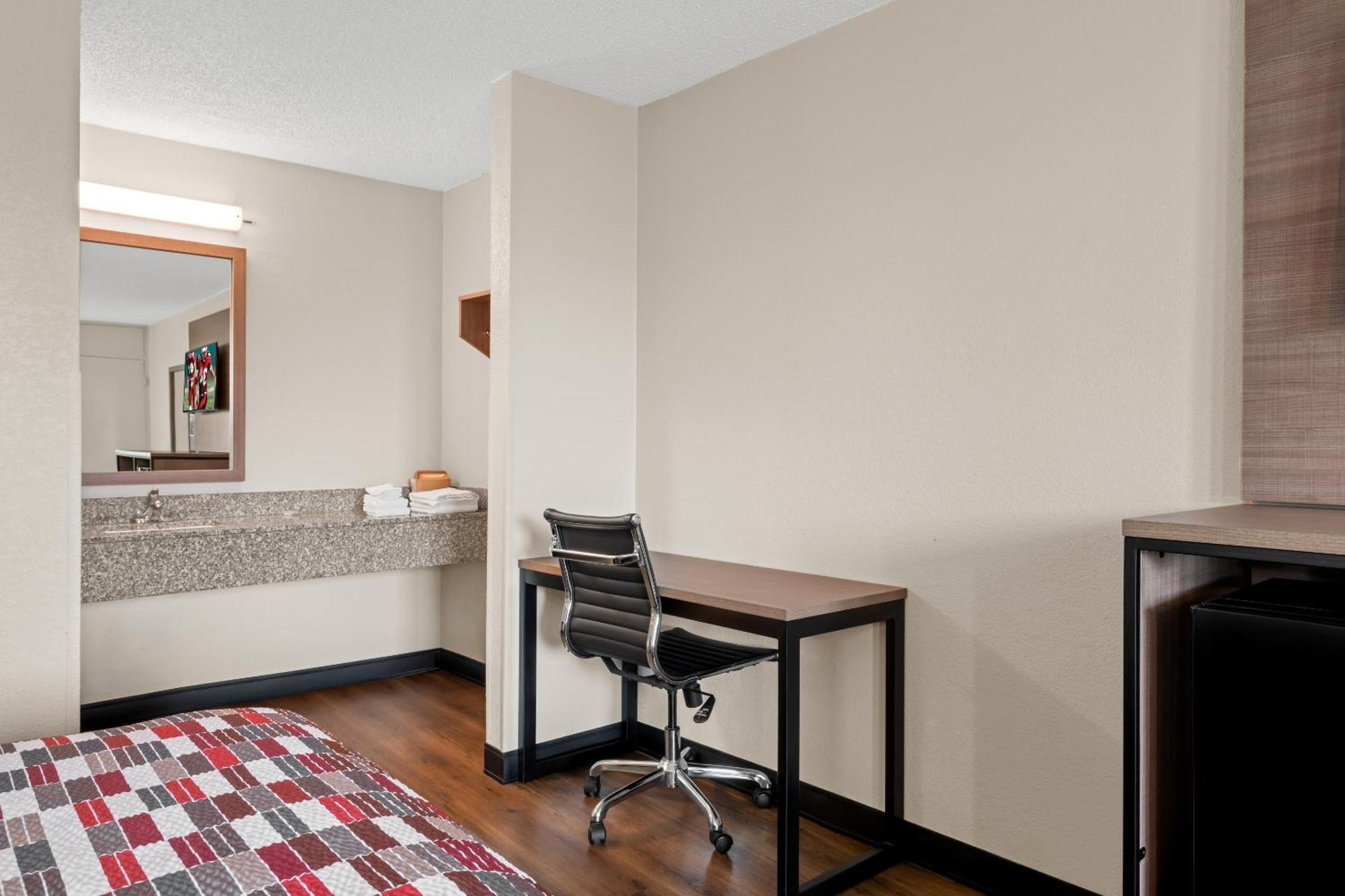 Red Roof Inn Charlotte - Airport Экстерьер фото